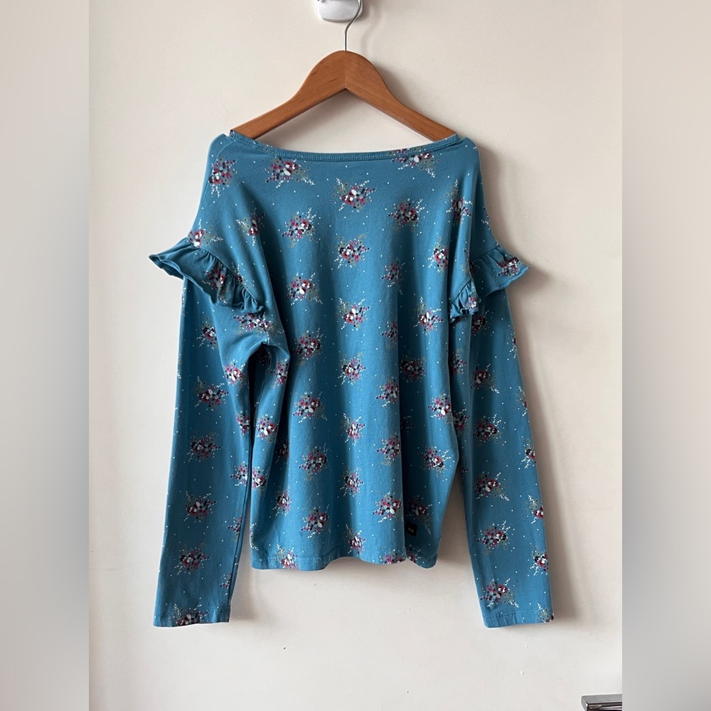 Tea Collection Blue floral long sleeve Tshirt with ruffle shoulder